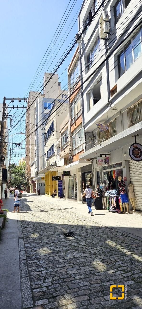 Apartamento com 28m², 1 quarto, no bairro Centro em Florianópolis