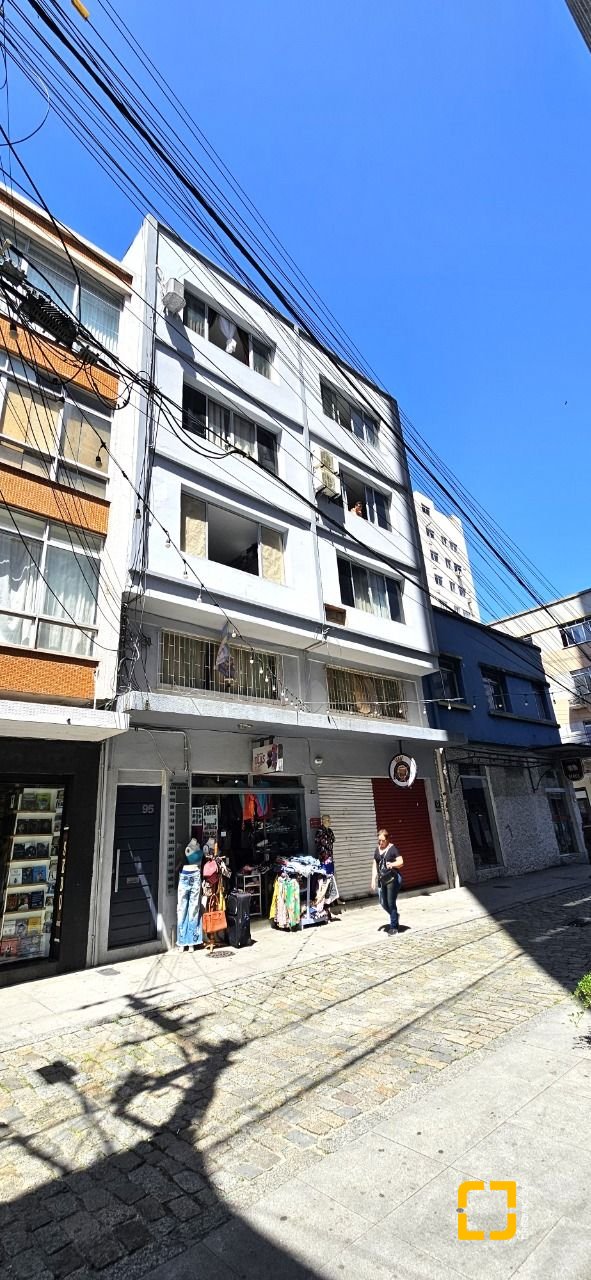 Apartamento com 28m², 1 quarto, no bairro Centro em Florianópolis