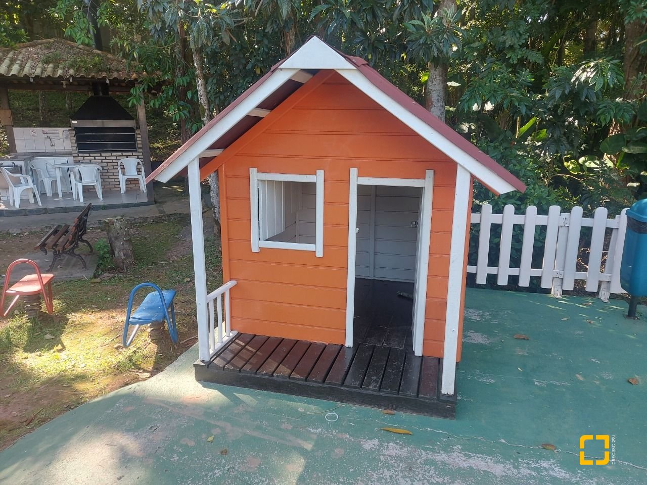 Apartamento com 109m², 4 quartos (sendo 1 suíte), 1 garagem, no bairro Córrego Grande em Florianópolis