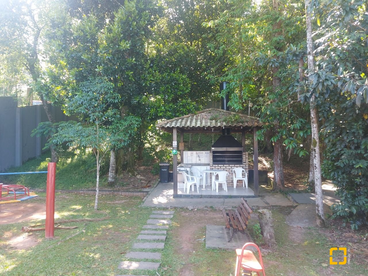 Apartamento com 109m², 4 quartos (sendo 1 suíte), 1 garagem, no bairro Córrego Grande em Florianópolis
