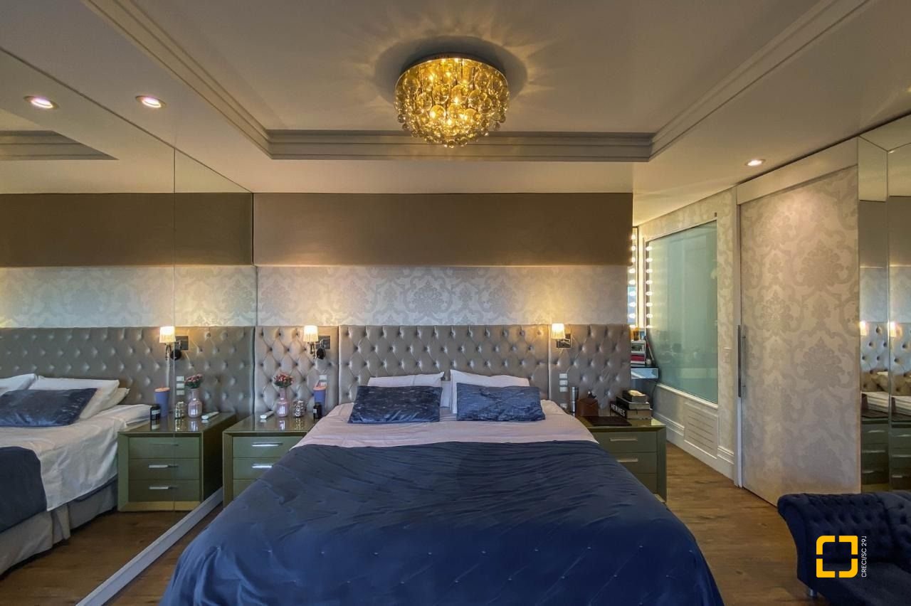 Apartamento com 303m², 6 quartos (sendo 3 suítes), 3 garagens, no bairro Agronômica em Florianópolis