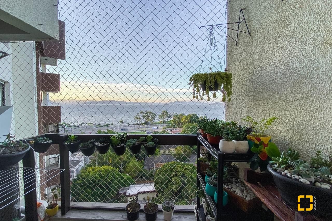 Apartamento com 303m², 6 quartos (sendo 3 suítes), 3 garagens, no bairro Agronômica em Florianópolis