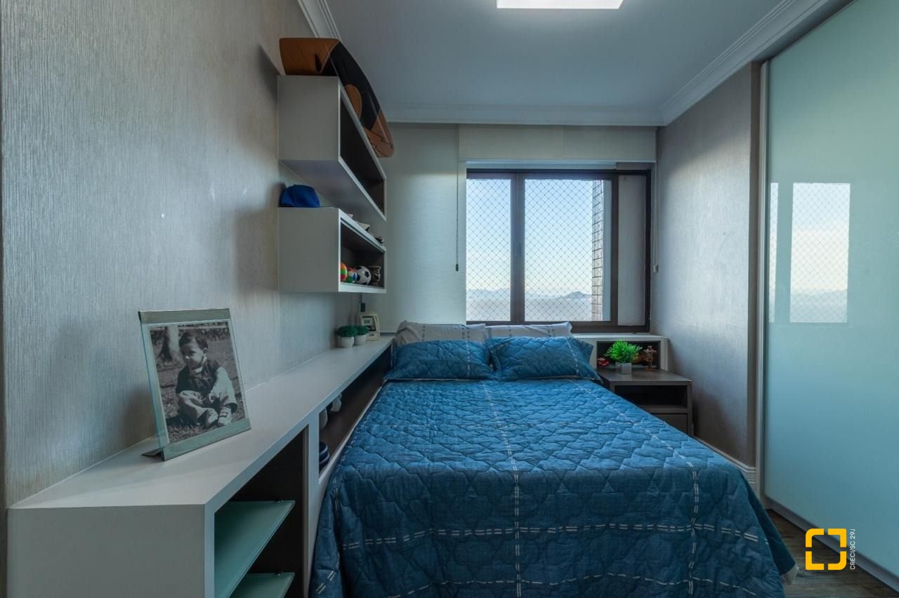 Apartamento com 303m², 6 quartos (sendo 3 suítes), 3 garagens, no bairro Agronômica em Florianópolis