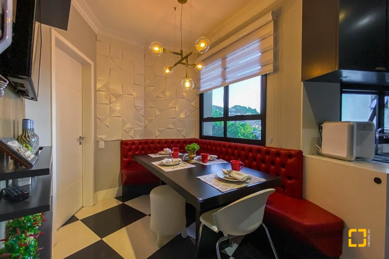Apartamento com 303m², 6 quartos (sendo 3 suítes), 3 garagens, no bairro Agronômica em Florianópolis