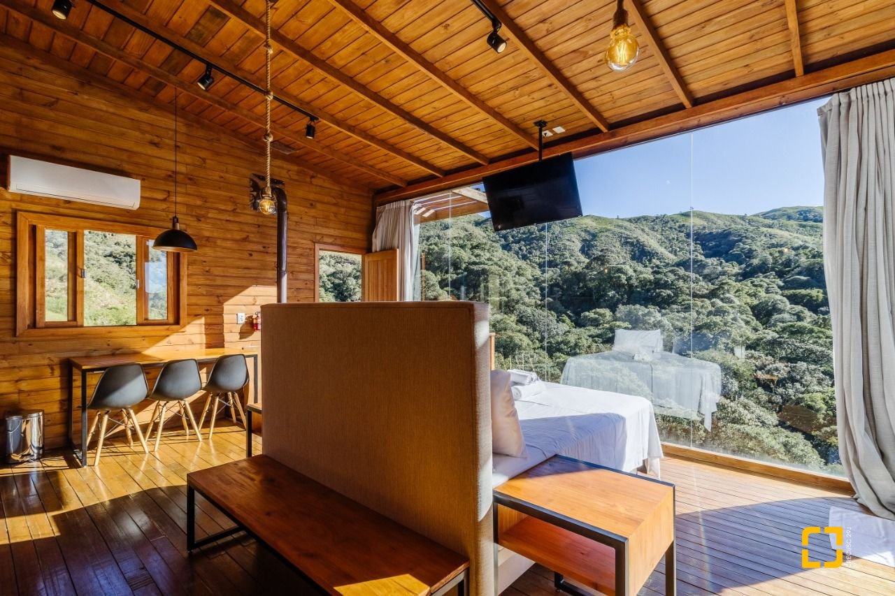 Casa com 45m², 1 quarto, 1 garagem, no bairro Centro em Anitápolis
