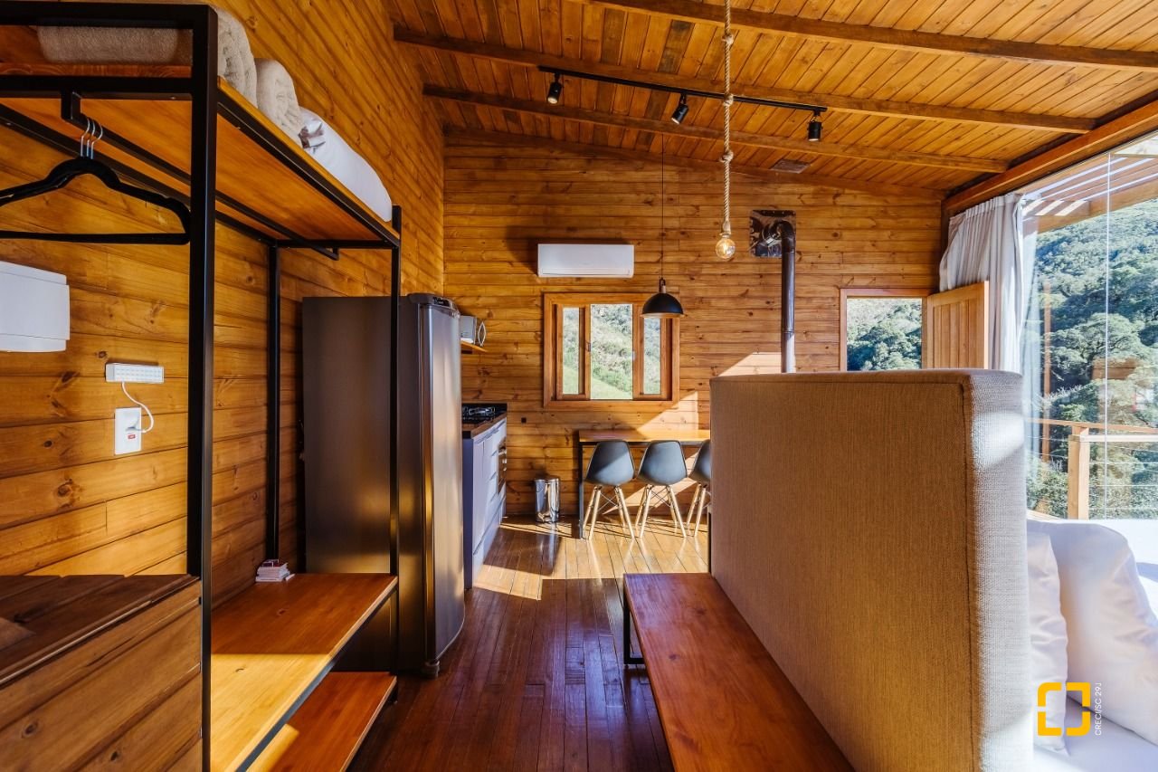 Casa com 45m², 1 quarto, 1 garagem, no bairro Centro em Anitápolis