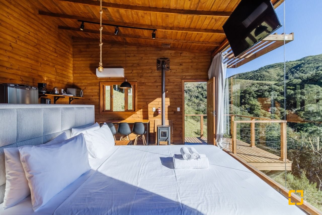 Casa com 45m², 1 quarto, 1 garagem, no bairro Centro em Anitápolis