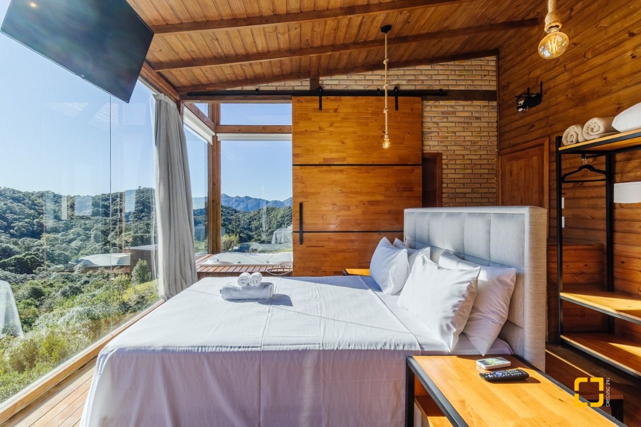 Casa com 45m², 1 quarto, 1 garagem, no bairro Centro em Anitápolis