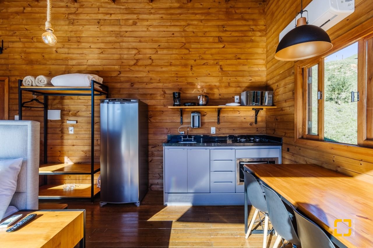 Casa com 45m², 1 quarto, 1 garagem, no bairro Centro em Anitápolis