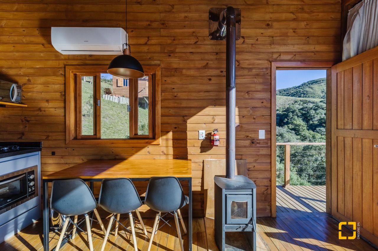 Casa com 45m², 1 quarto, 1 garagem, no bairro Centro em Anitápolis
