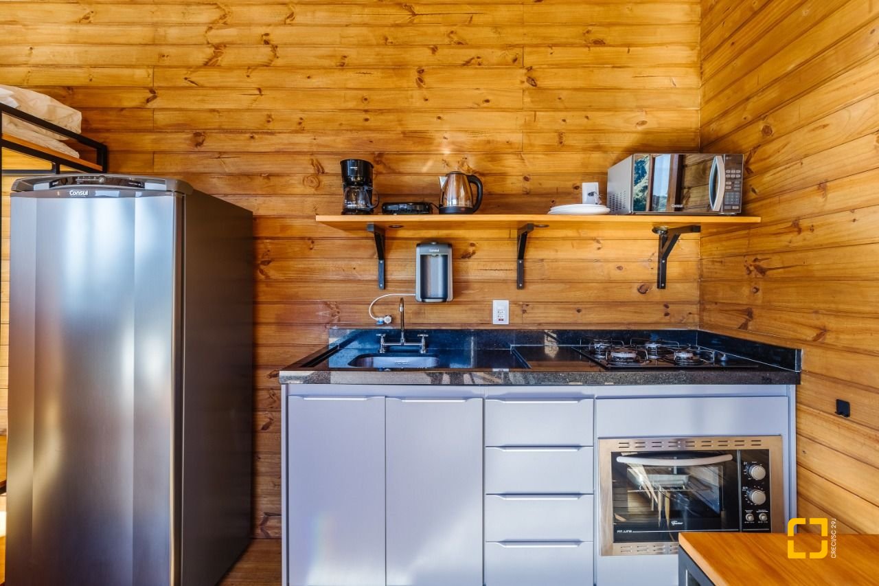 Casa com 45m², 1 quarto, 1 garagem, no bairro Centro em Anitápolis