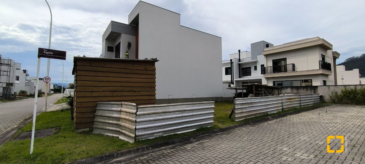 Terreno com 195m², no bairro Beira Rio em Biguaçu