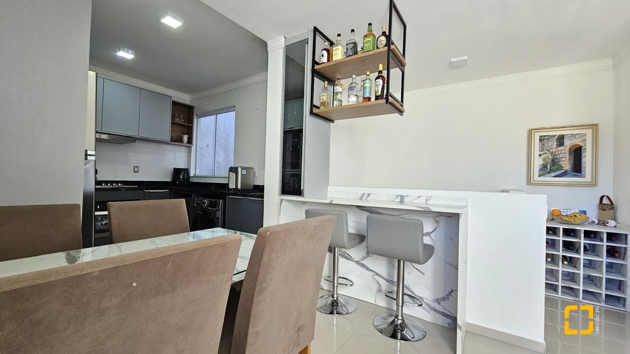 Apartamento com 75m², 4 quartos (sendo 2 suítes), 1 garagem, no bairro Ingleses em Florianópolis