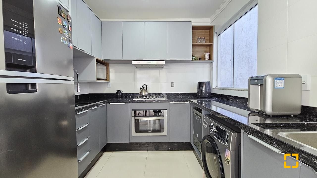 Apartamento com 75m², 4 quartos (sendo 2 suítes), 1 garagem, no bairro Ingleses em Florianópolis