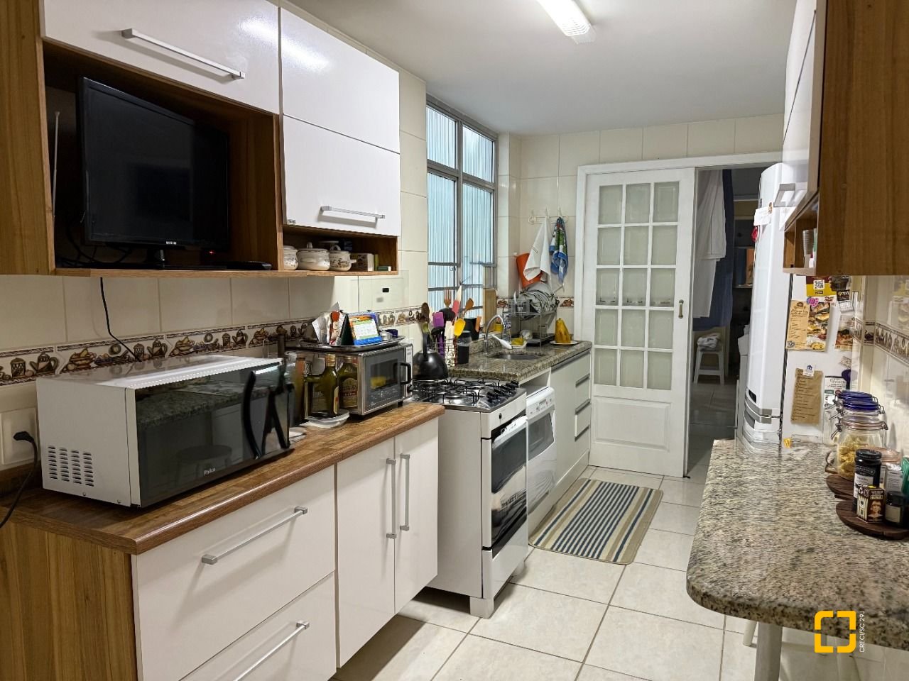 Apartamento com 106m², 4 quartos (sendo 1 suíte), 1 garagem, no bairro Centro em Florianópolis