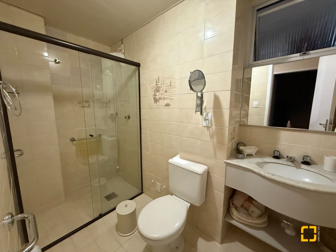 Apartamento com 106m², 4 quartos (sendo 1 suíte), 1 garagem, no bairro Centro em Florianópolis