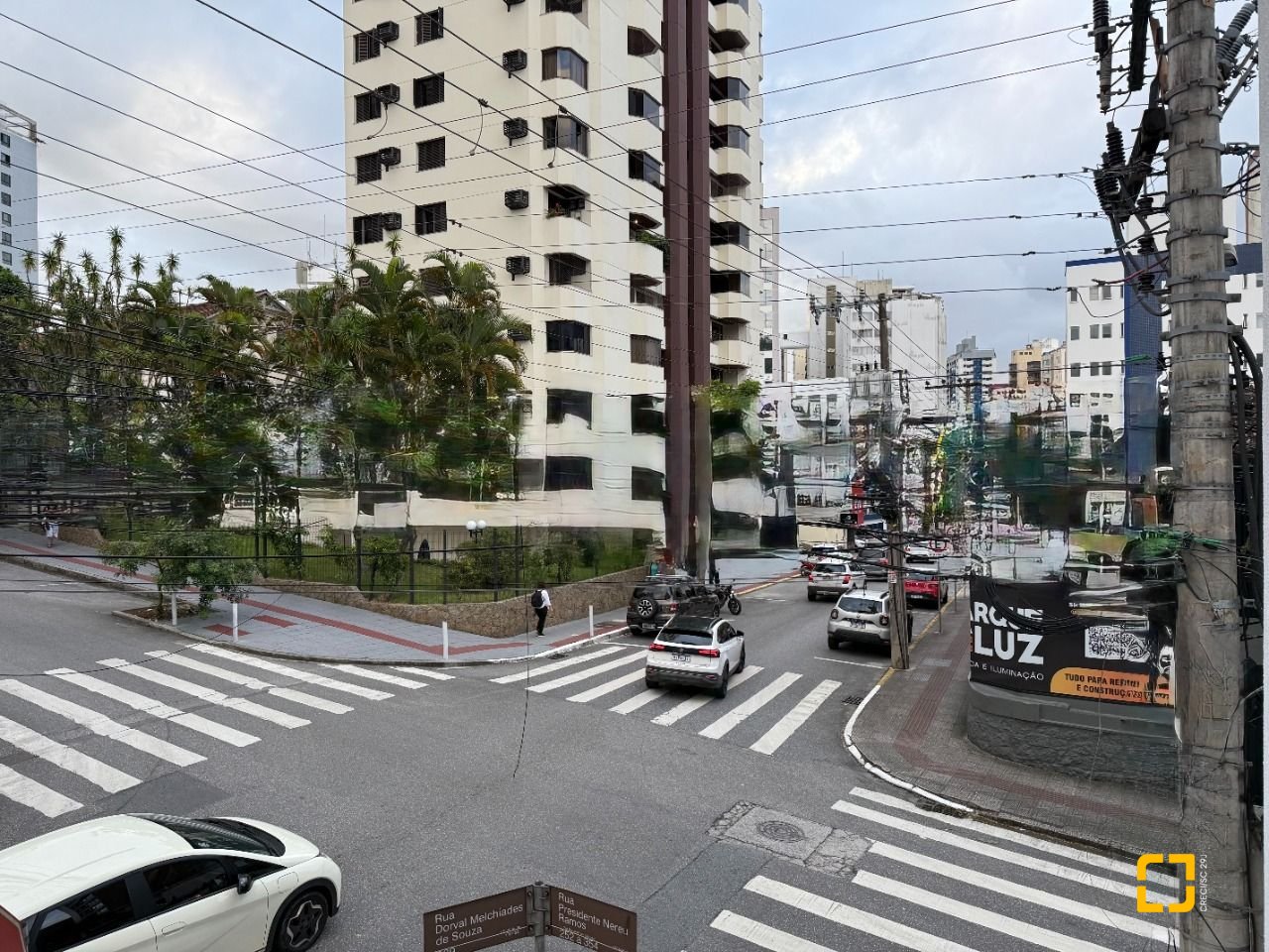 Apartamento com 106m², 4 quartos (sendo 1 suíte), 1 garagem, no bairro Centro em Florianópolis