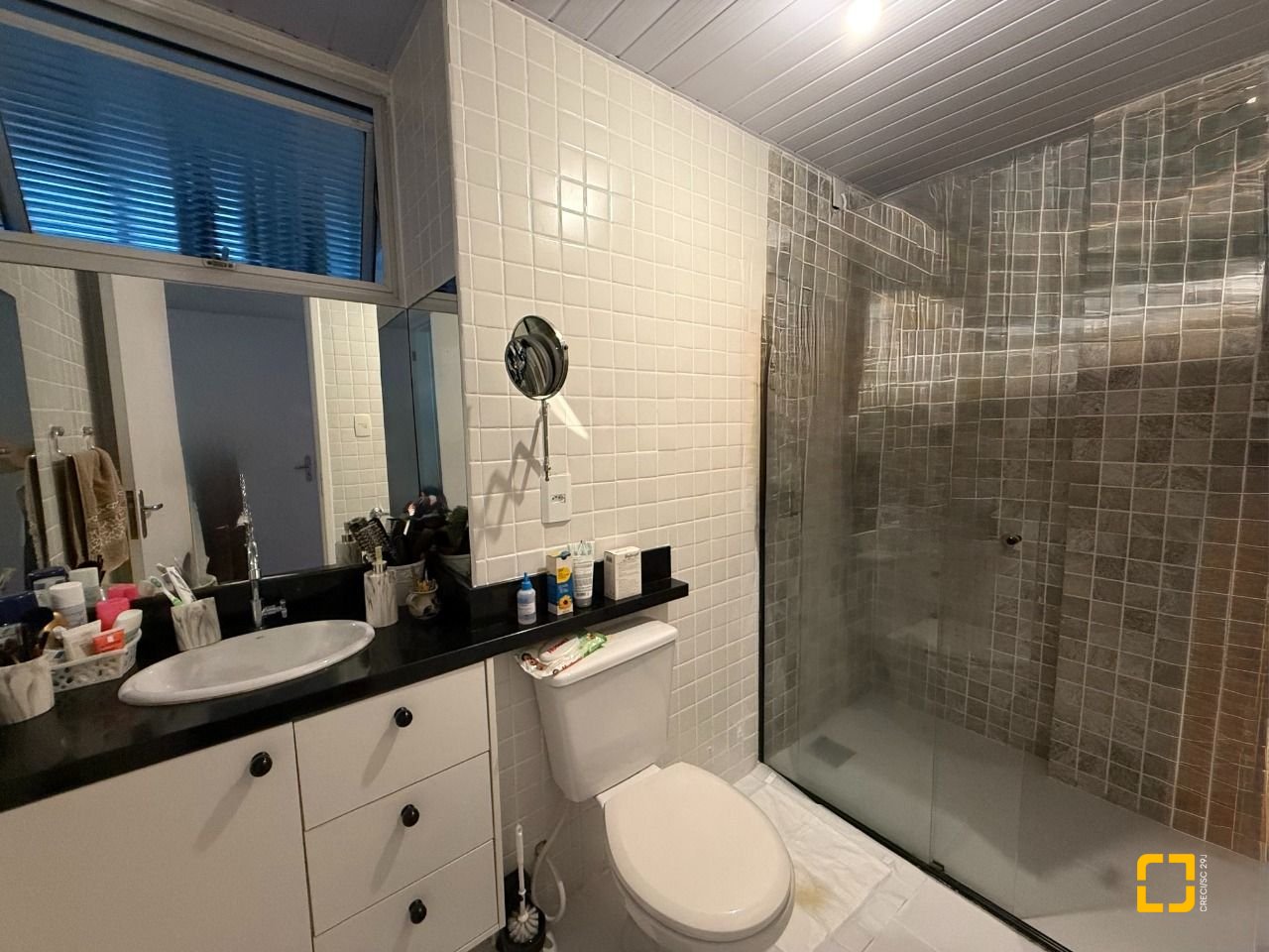 Apartamento com 106m², 4 quartos (sendo 1 suíte), 1 garagem, no bairro Centro em Florianópolis