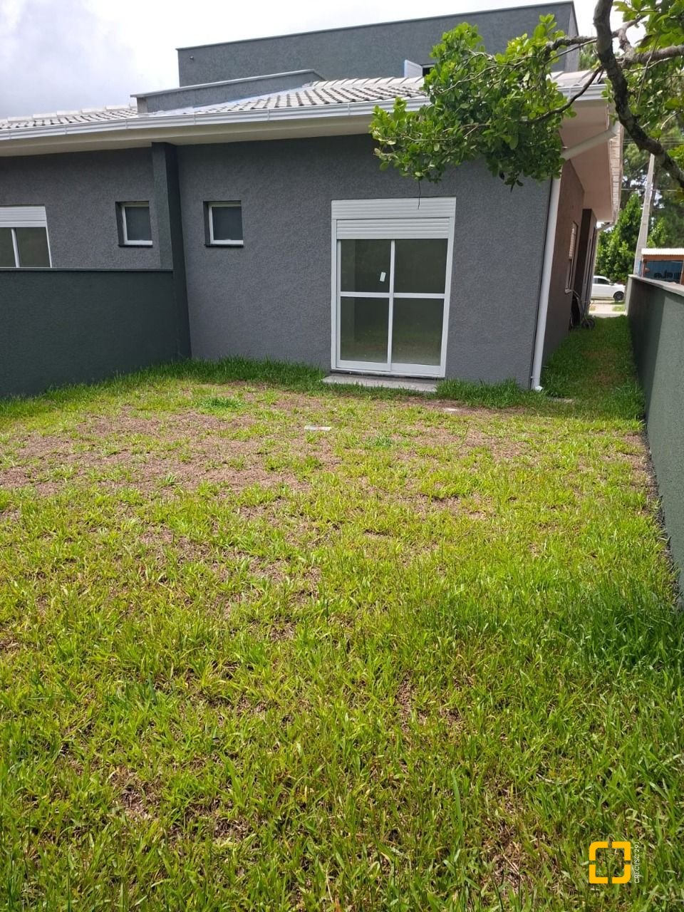 Casa com 93m², 4 quartos (sendo 1 suíte), 1 garagem, no bairro Rio Vermelho em Florianópolis