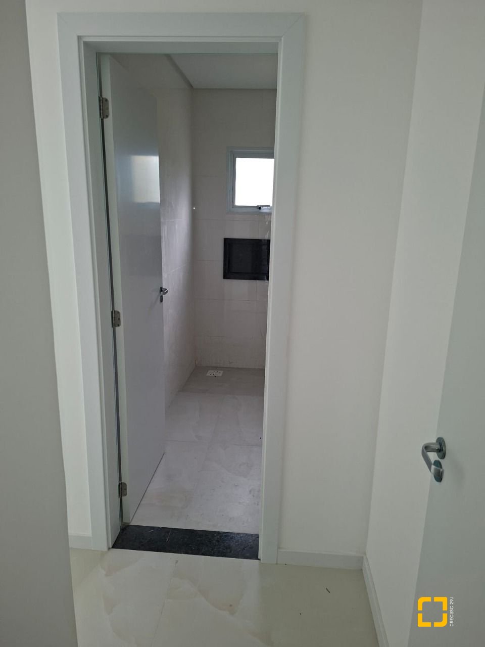 Casa com 93m², 4 quartos (sendo 1 suíte), 1 garagem, no bairro Rio Vermelho em Florianópolis