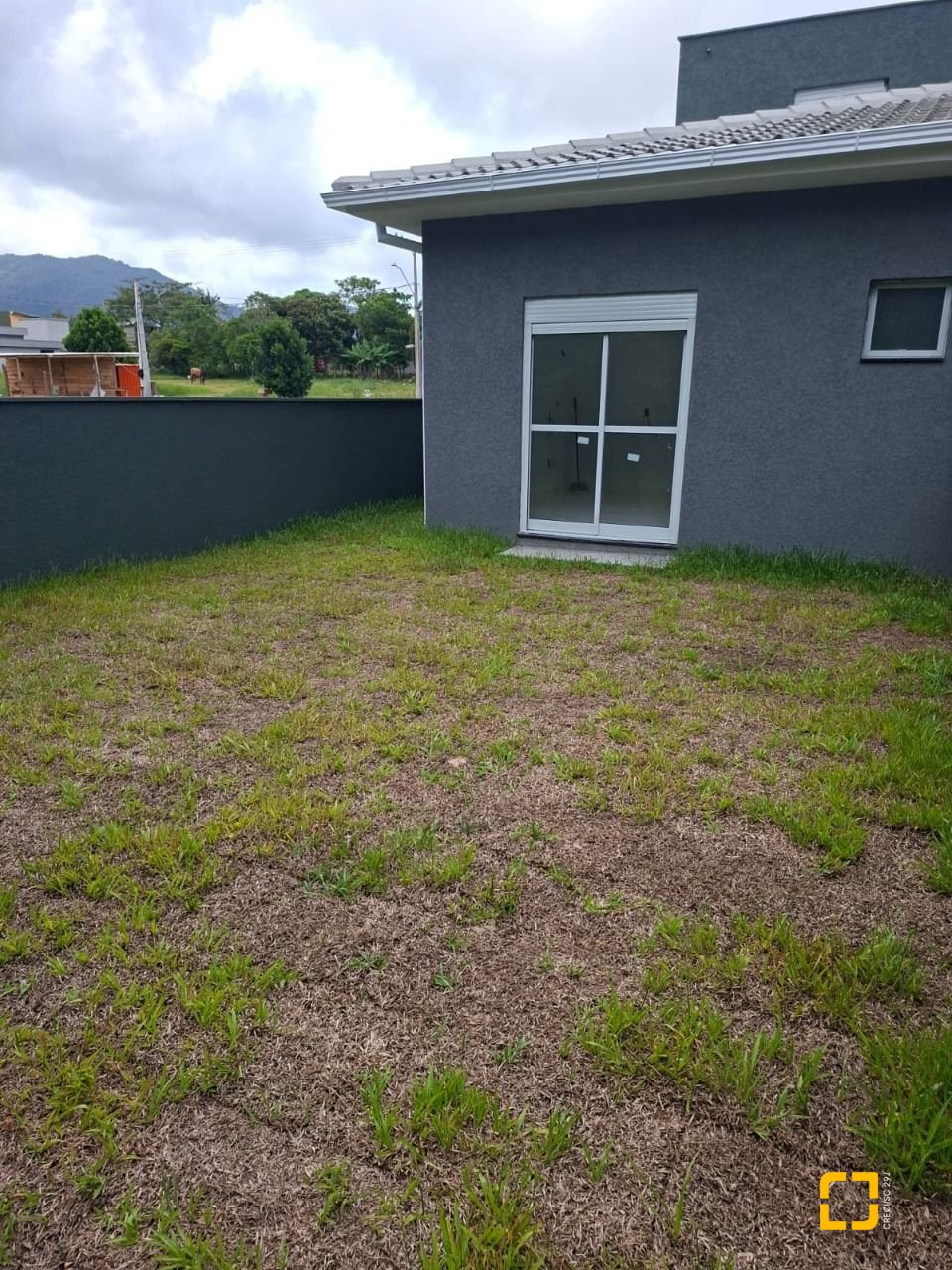Casa com 93m², 4 quartos (sendo 1 suíte), 1 garagem, no bairro Rio Vermelho em Florianópolis