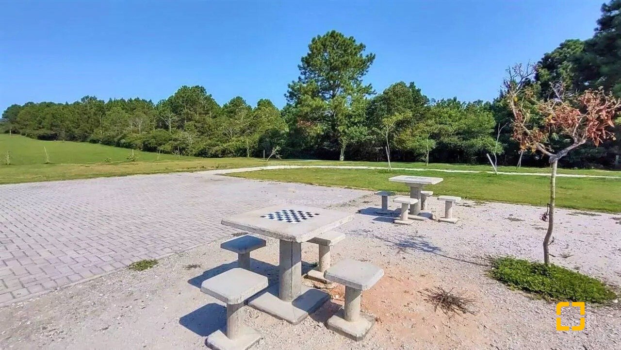 Casa com 93m², 4 quartos (sendo 1 suíte), 1 garagem, no bairro Rio Vermelho em Florianópolis