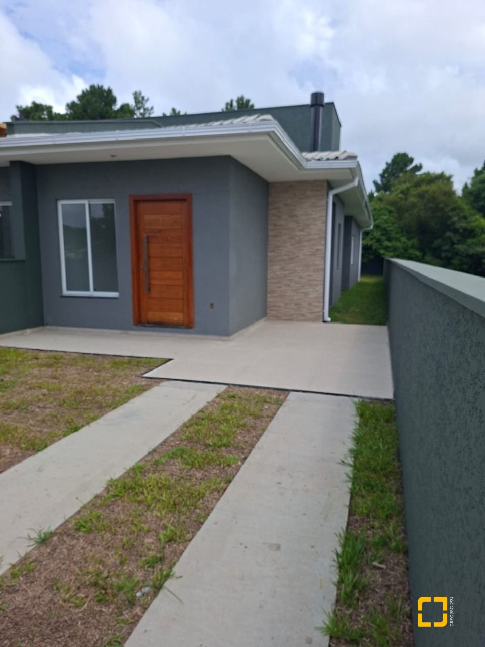 Casa com 93m², 4 quartos (sendo 1 suíte), 1 garagem, no bairro Rio Vermelho em Florianópolis