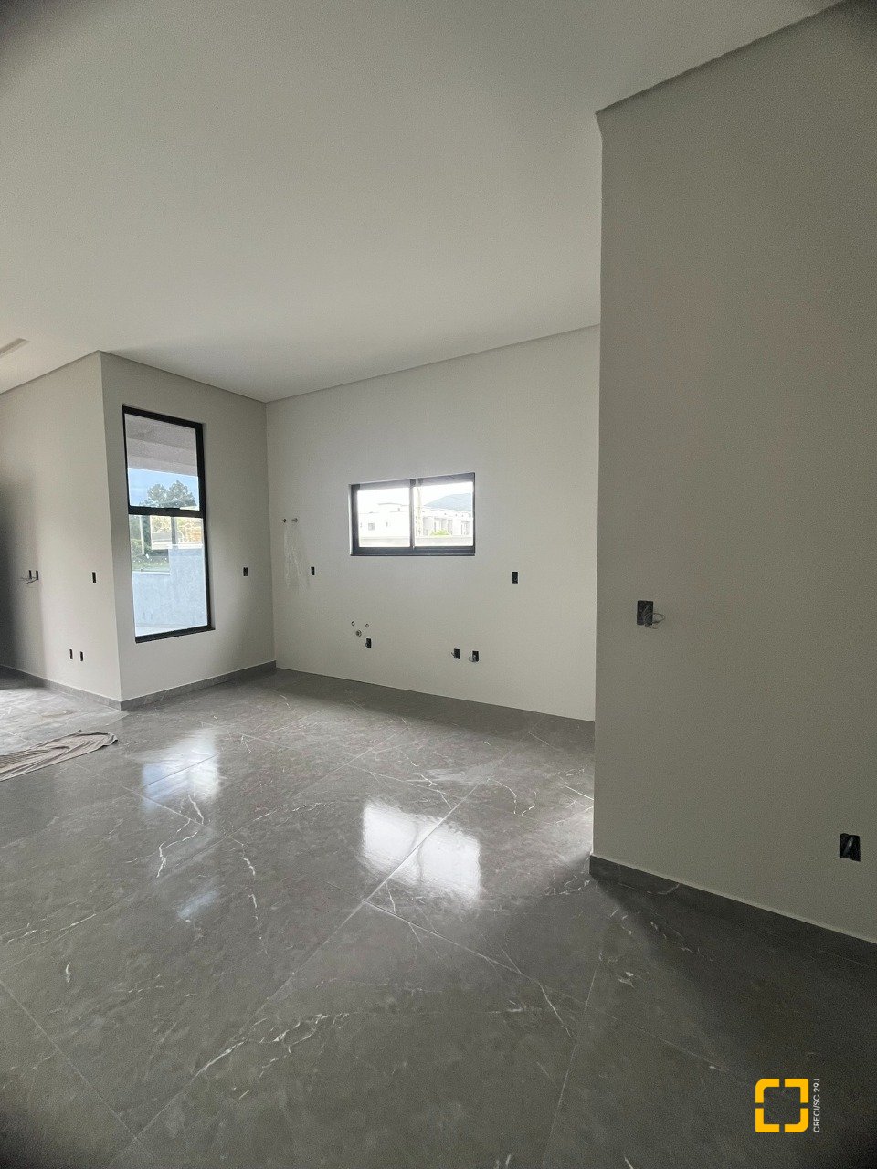 Casa com 79m², 3 quartos (sendo 1 suíte), 2 garagens, no bairro Rio Vermelho em Florianópolis