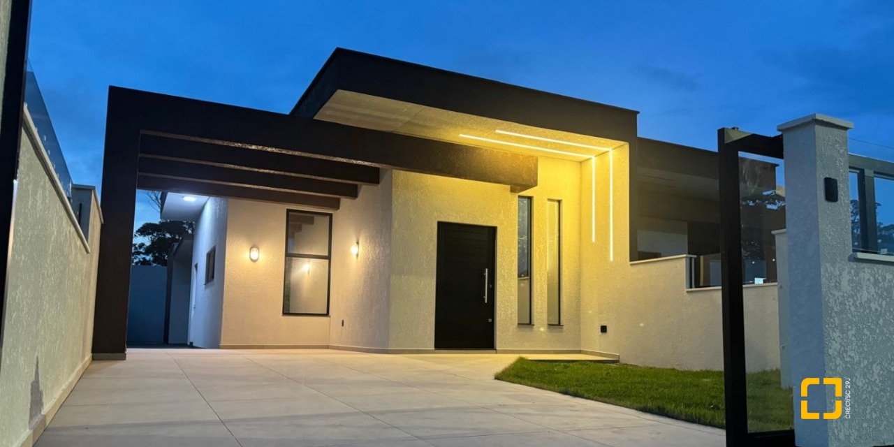 Casa com 79m², 3 quartos (sendo 1 suíte), 2 garagens, no bairro Rio Vermelho em Florianópolis