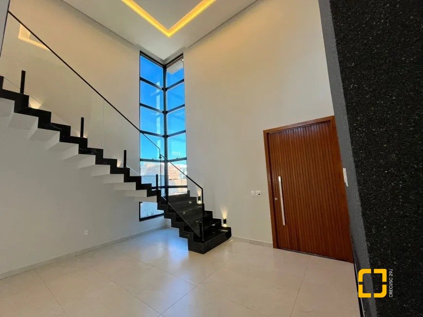 Casa de Condomínio com 239m², 7 quartos (sendo 3 suítes), 4 garagens, no bairro Rio Vermelho em Florianópolis