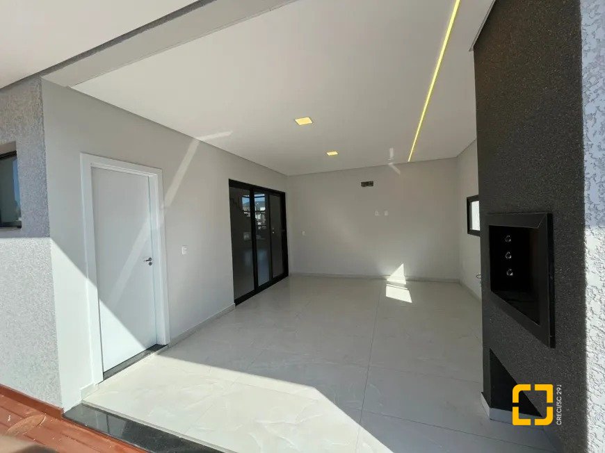 Casa de Condomínio com 239m², 7 quartos (sendo 3 suítes), 4 garagens, no bairro Rio Vermelho em Florianópolis