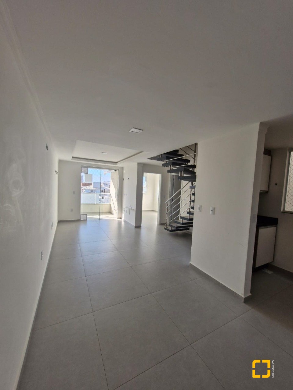 Apartamento com 86m², 3 quartos (sendo 1 suíte), 1 garagem, no bairro Ingleses em Florianópolis