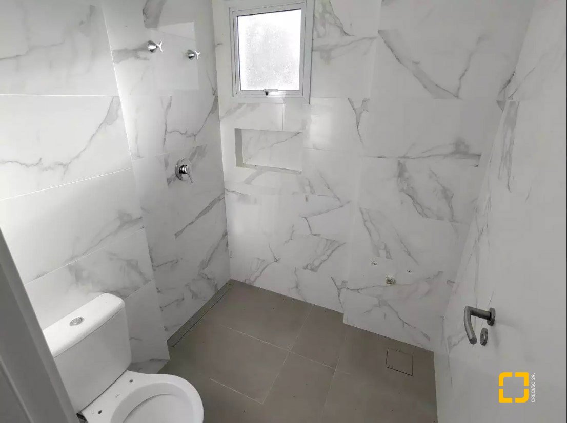 Apartamento com 67m², 4 quartos (sendo 2 suítes), 1 garagem, no bairro Ingleses em Florianópolis