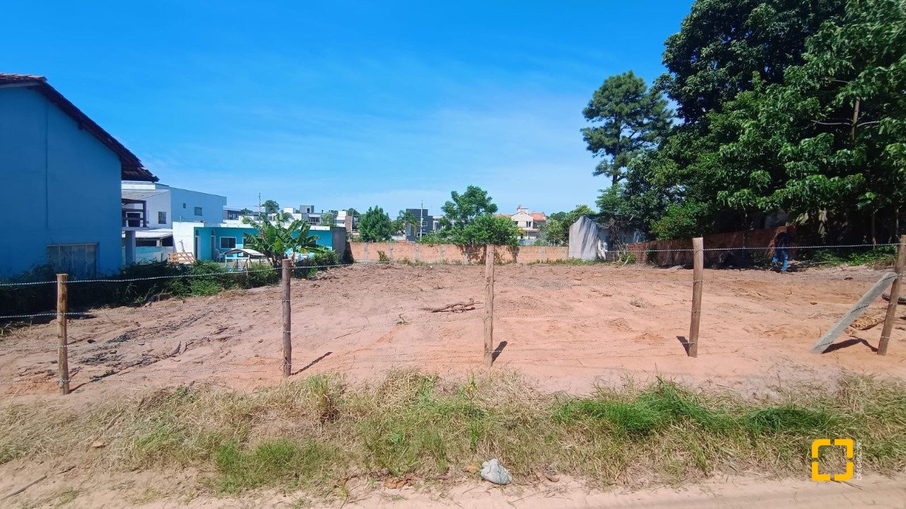 Terreno com 1009m², no bairro Rio Vermelho em Florianópolis