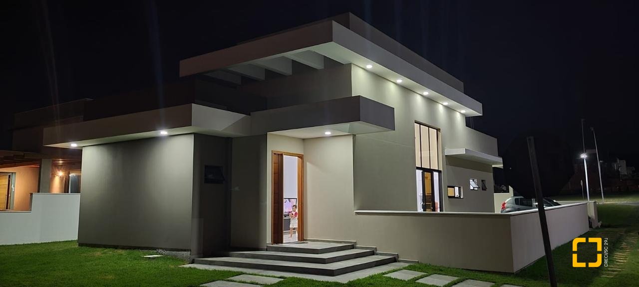 Casa de Condomínio com 150m², 6 quartos (sendo 2 suítes), 3 garagens, no bairro Rio Vermelho em Florianópolis