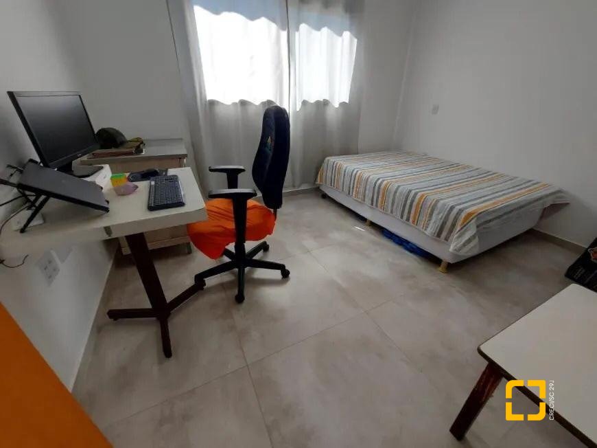 Casa de Condomínio com 150m², 6 quartos (sendo 2 suítes), 3 garagens, no bairro Rio Vermelho em Florianópolis