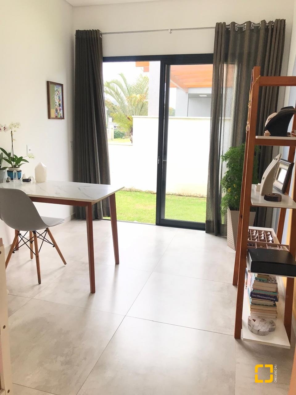 Casa de Condomínio com 150m², 6 quartos (sendo 2 suítes), 3 garagens, no bairro Rio Vermelho em Florianópolis