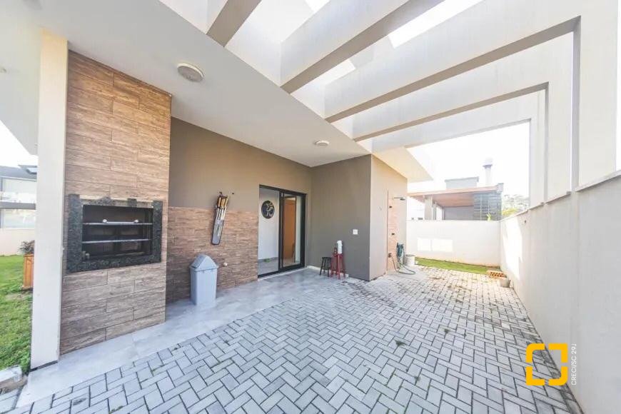 Casa de Condomínio com 150m², 6 quartos (sendo 2 suítes), 3 garagens, no bairro Rio Vermelho em Florianópolis