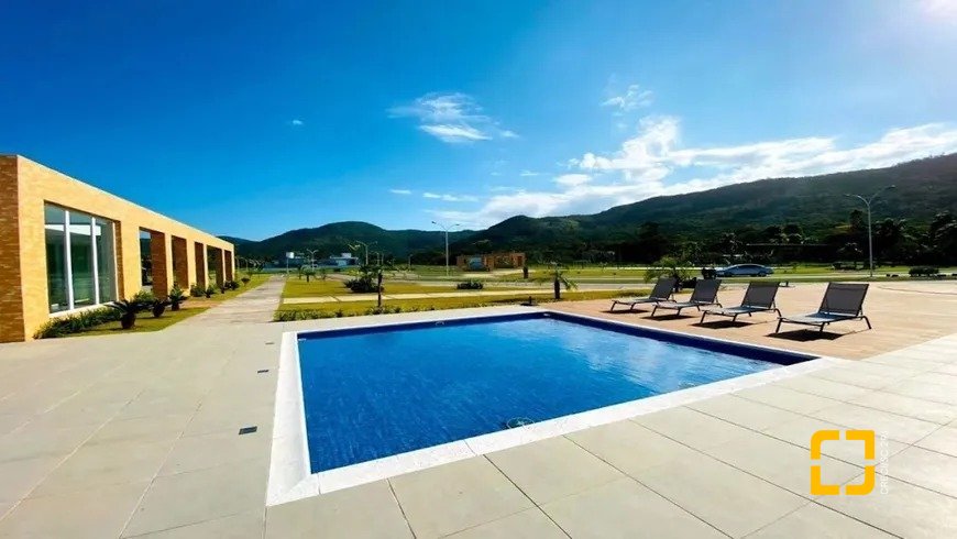 Terreno com 400m², no bairro Ratones em Florianópolis