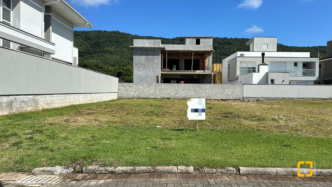 Terreno com 400m², no bairro Ratones em Florianópolis