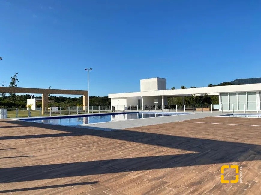 Terreno com 400m², no bairro Ratones em Florianópolis