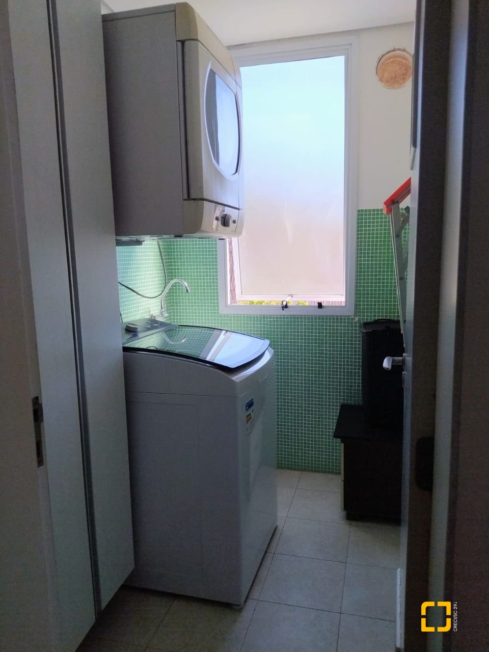 Apartamento com 99m², 4 quartos (sendo 1 suíte), 1 garagem, no bairro Jurerê em Florianópolis