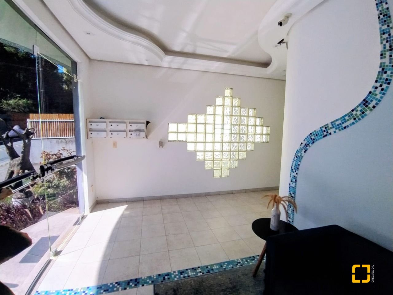 Apartamento com 99m², 4 quartos (sendo 1 suíte), 1 garagem, no bairro Jurerê em Florianópolis