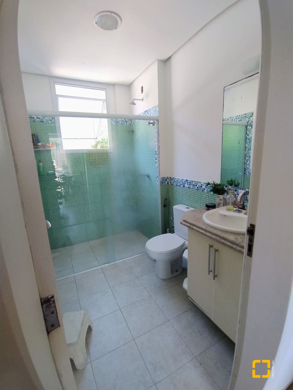 Apartamento com 99m², 4 quartos (sendo 1 suíte), 1 garagem, no bairro Jurerê em Florianópolis