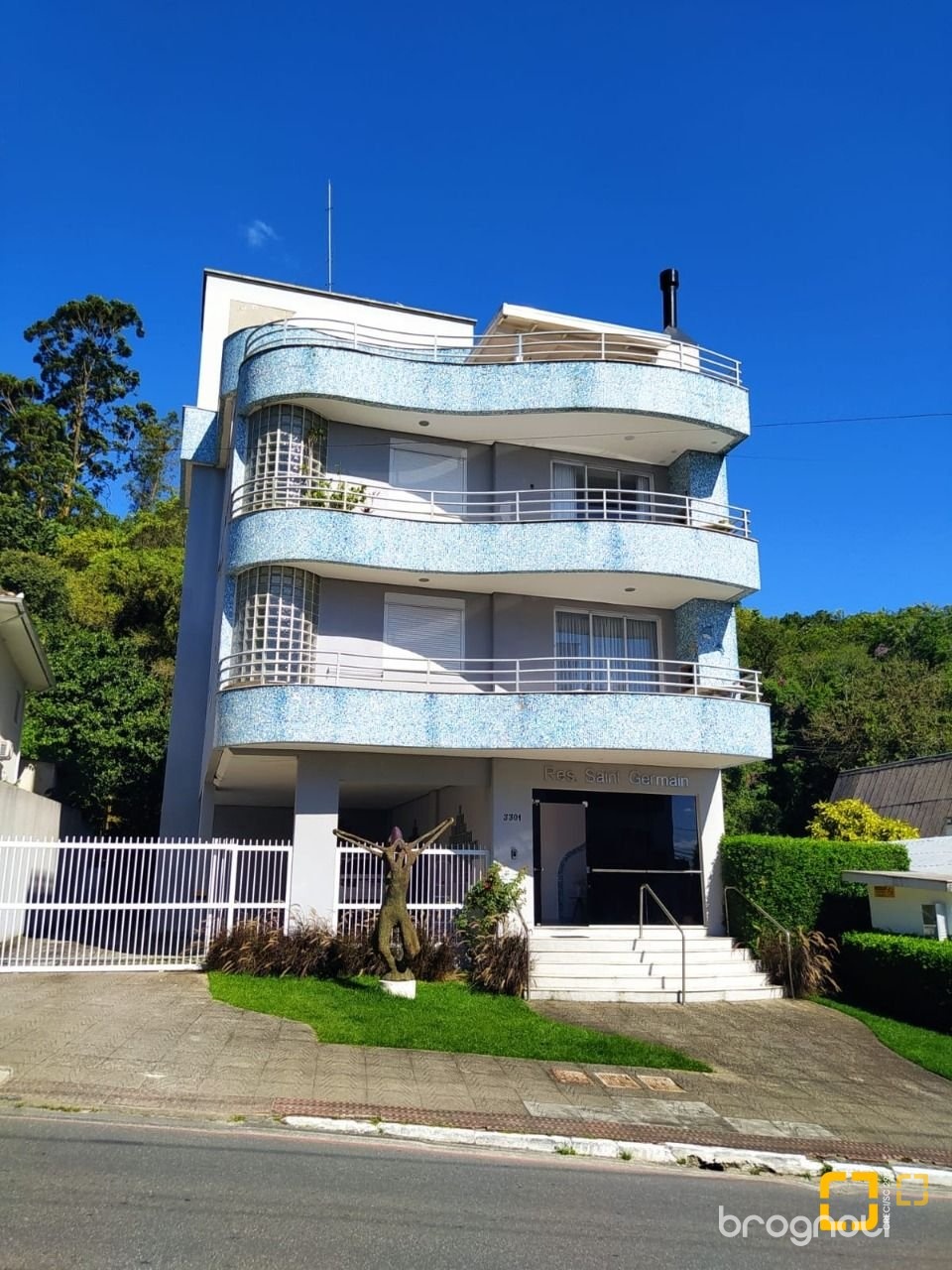 Apartamento com 99m², 3 quartos (sendo 1 suíte), 1 garagem, no bairro Jurerê em Florianópolis