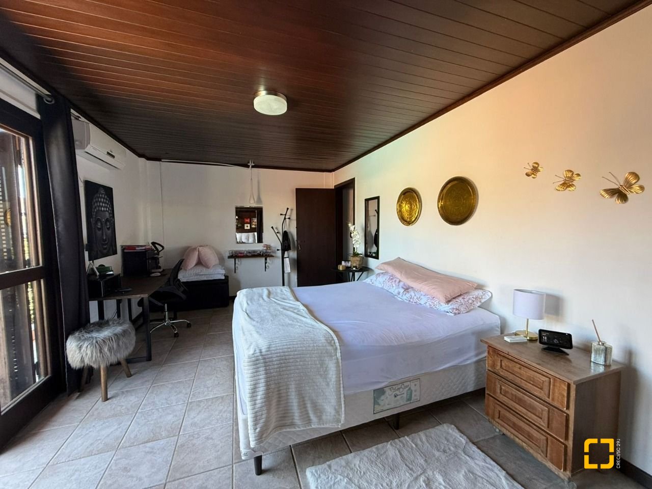 Casa com 540m², 5 quartos (sendo 2 suítes), 6 garagens, no bairro Itacorubi em Florianópolis