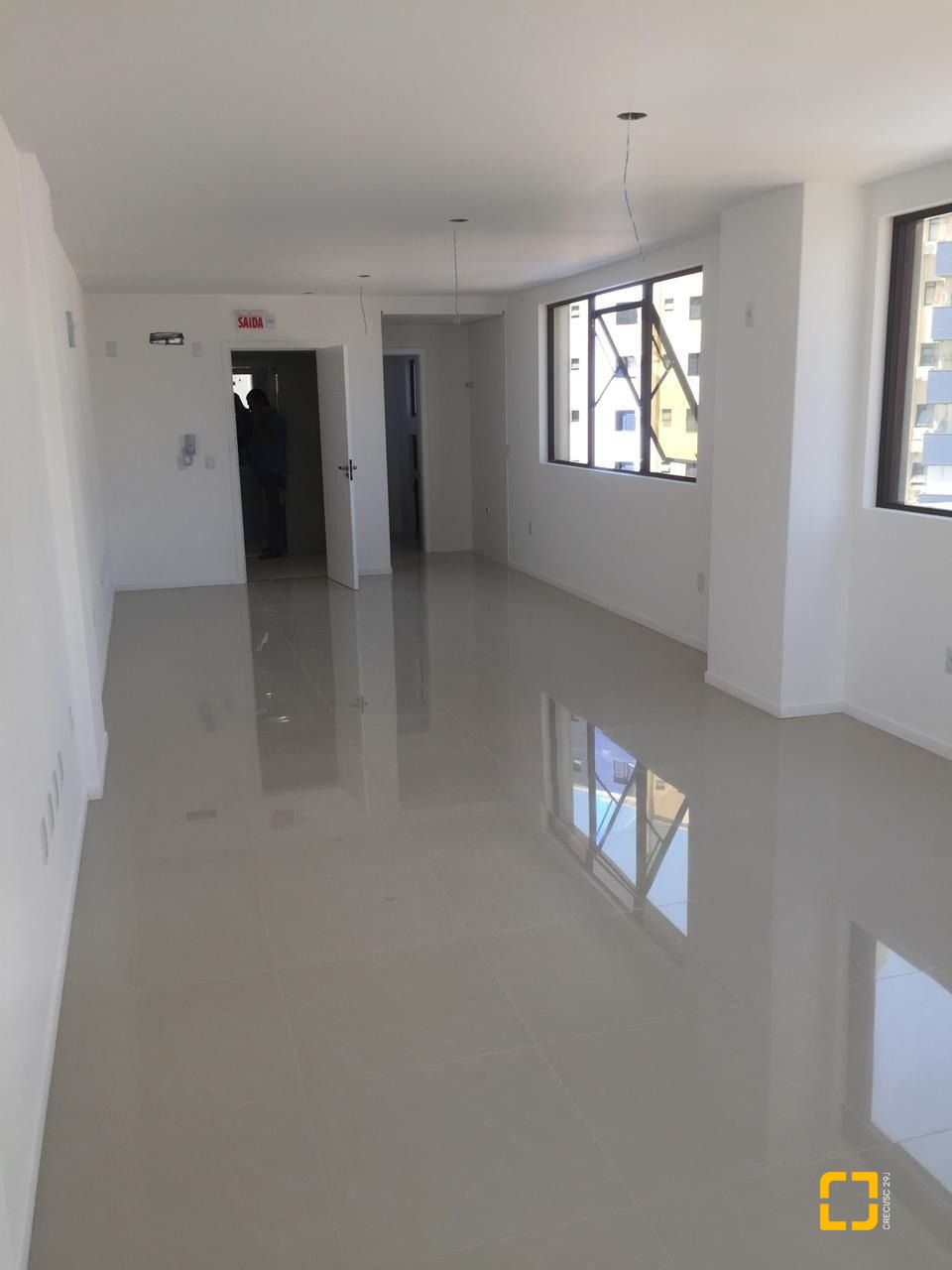 Sala com 48m², 1 garagem, no bairro Centro em Florianópolis