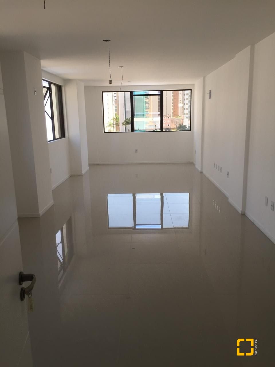 Sala com 48m², 1 garagem, no bairro Centro em Florianópolis