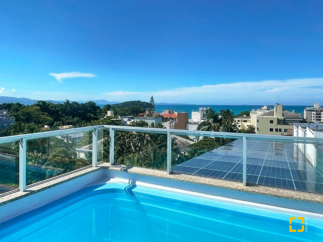 Cobertura com 297m², 5 quartos (sendo 3 suítes), 2 garagens, no bairro Canasvieiras em Florianópolis