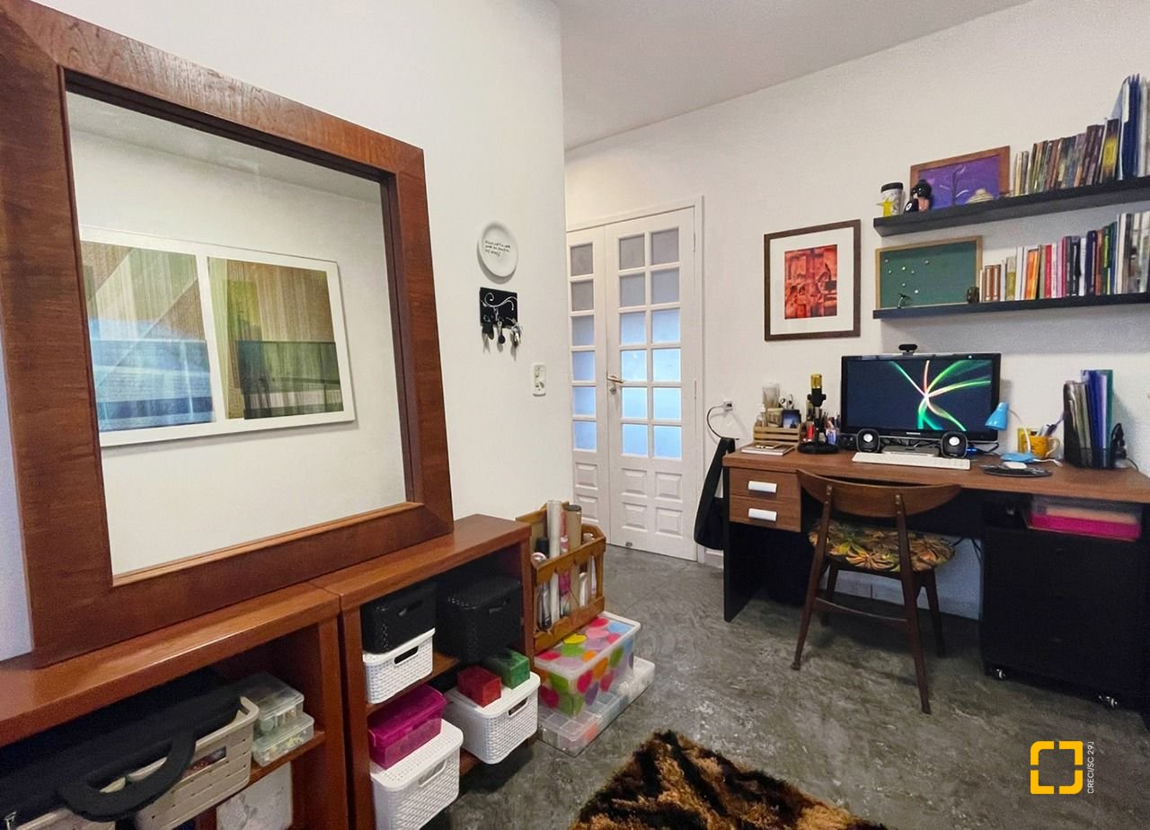 Cobertura com 297m², 5 quartos (sendo 3 suítes), 2 garagens, no bairro Canasvieiras em Florianópolis